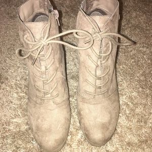 Velvet Suede Tan Heel Boots!